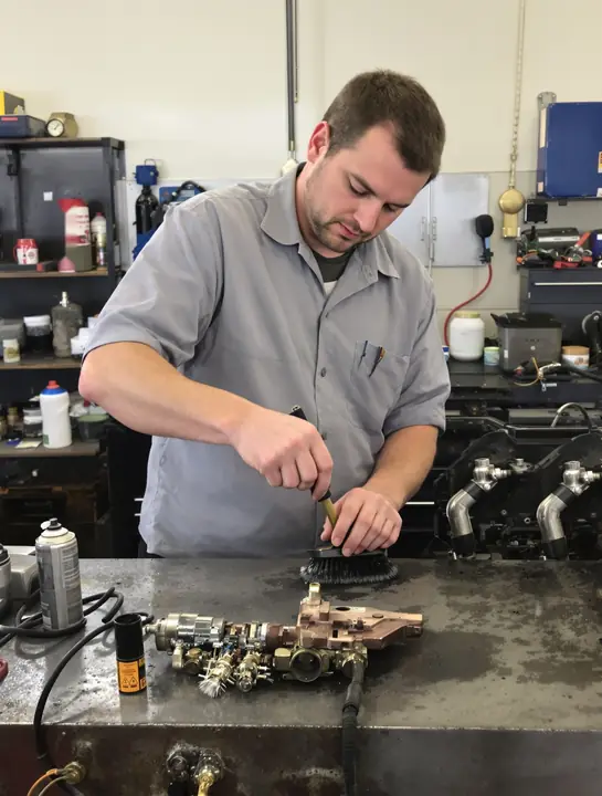Cleaning a carbon caked EGR valve